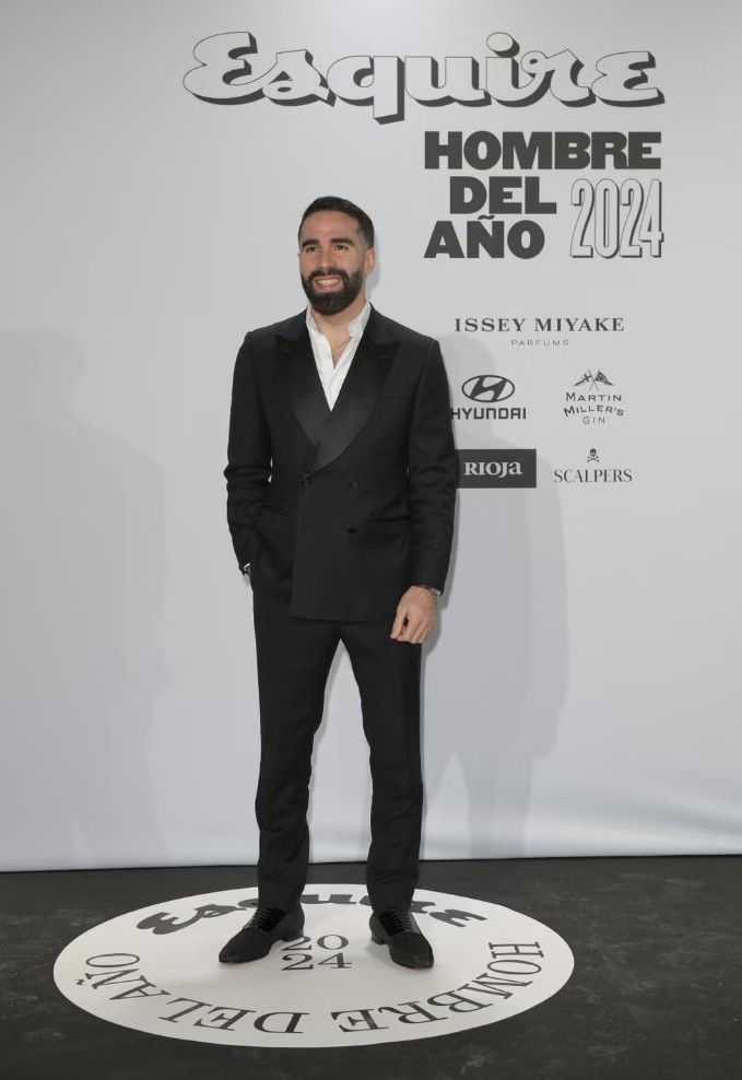 Blossom asiste a la entrega de Premios Esquire Hombres del Año y celebra el triunfo de Dani Carvajal
