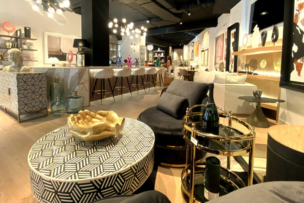 Blossom asiste a la inauguración de la nueva boutique de Raheem Home