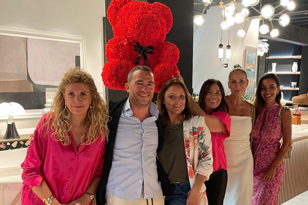 Blossom asiste a la inauguración de la nueva boutique de Raheem Home