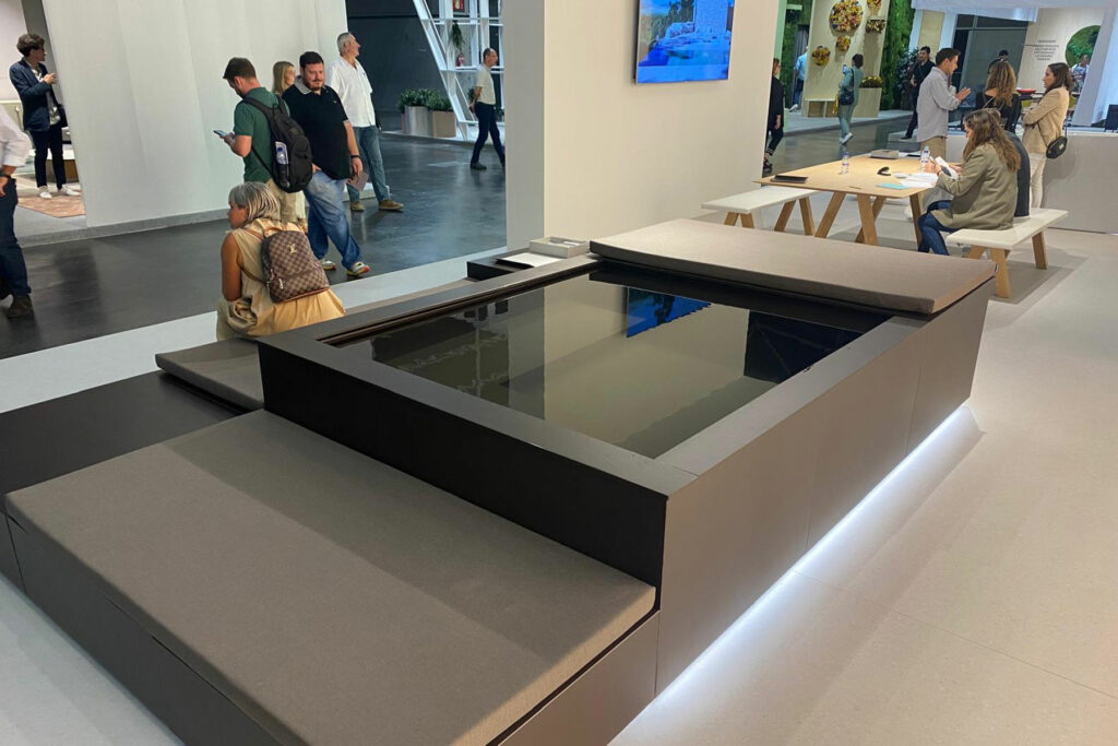 Blossom viaja a la Feria del Mueble en Valencia